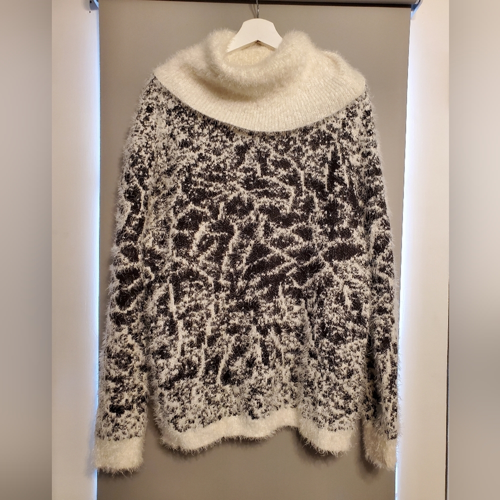Keren Hart sweater